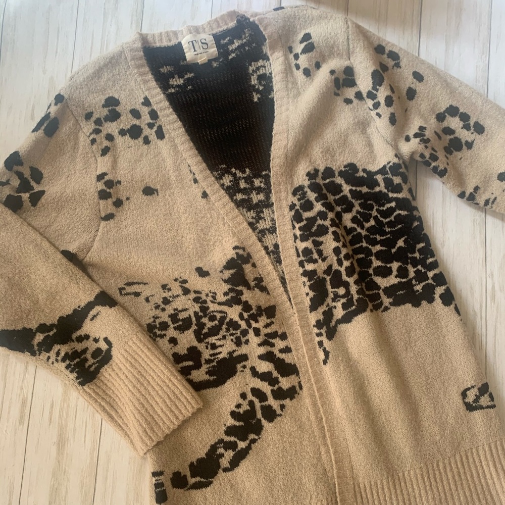Cheetah long sweater